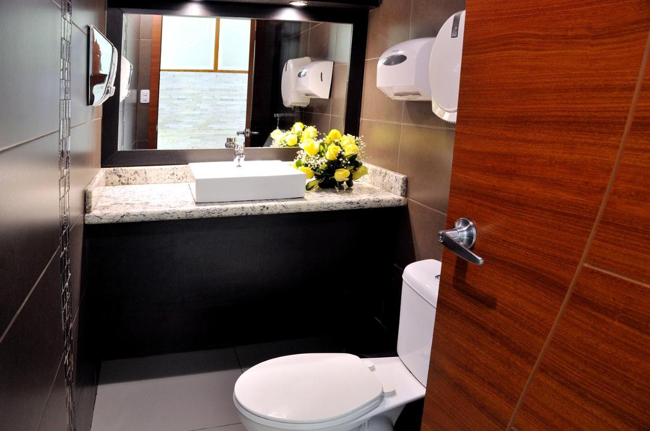 Hotel Margarita 2 Кито Экстерьер фото