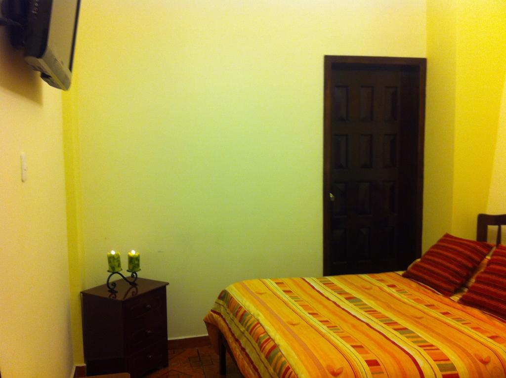 Hotel Margarita 2 Кито Номер фото