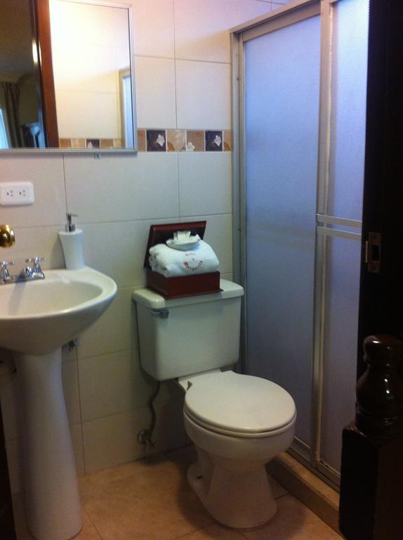 Hotel Margarita 2 Кито Номер фото