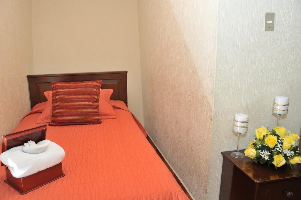Hotel Margarita 2 Кито Номер фото