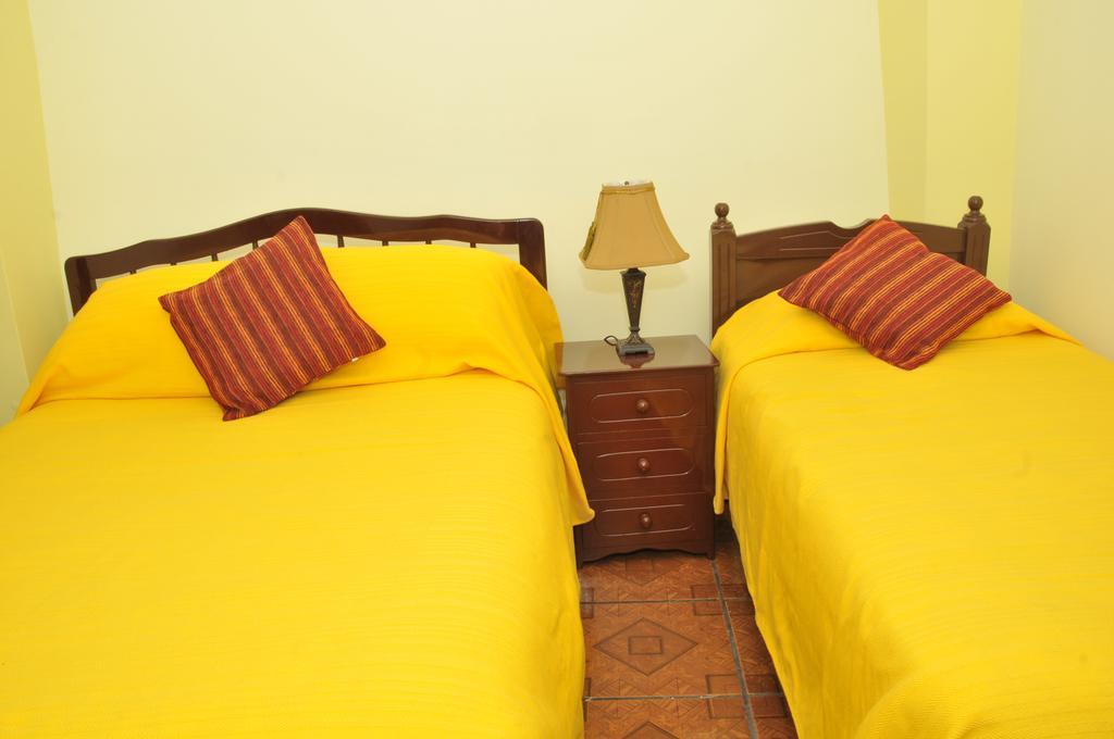 Hotel Margarita 2 Кито Номер фото
