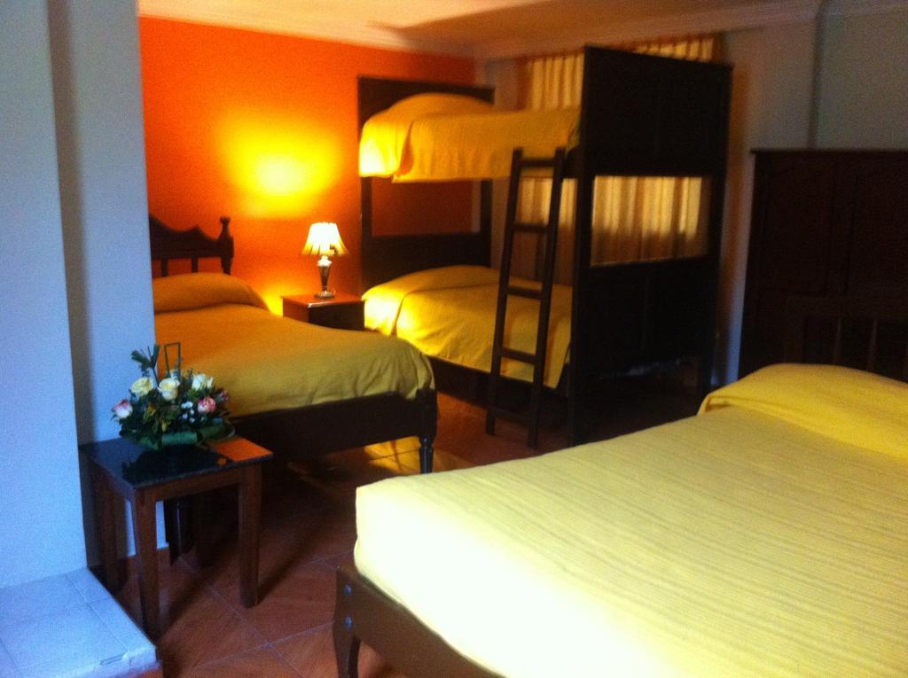 Hotel Margarita 2 Кито Номер фото