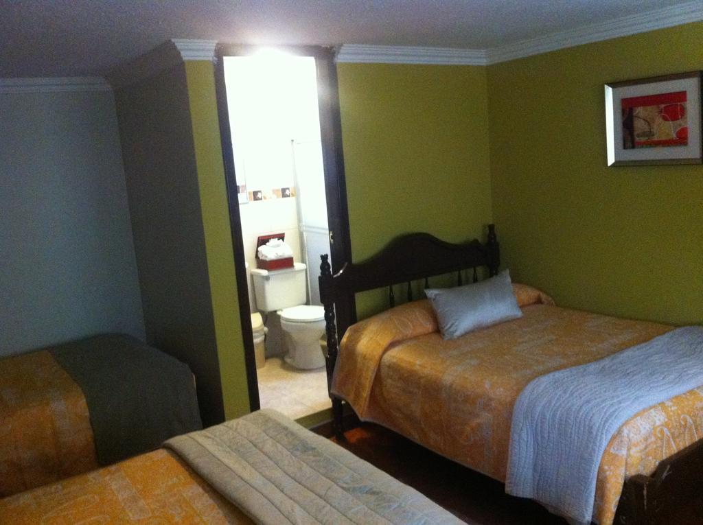 Hotel Margarita 2 Кито Номер фото