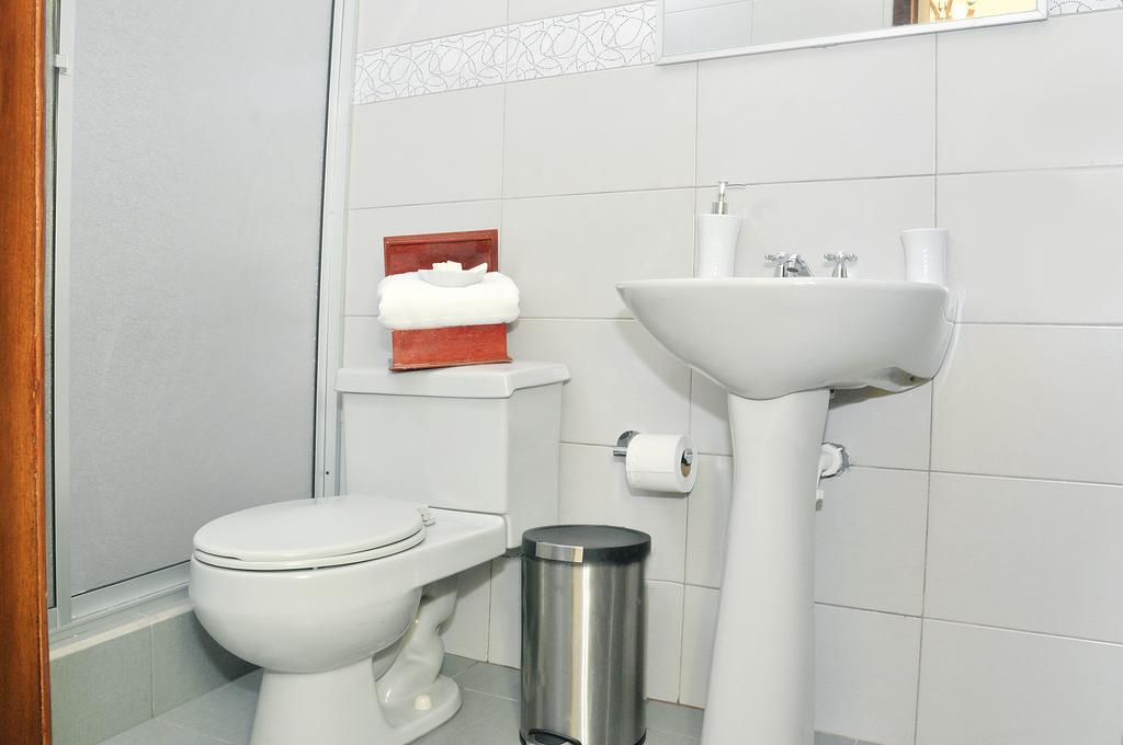 Hotel Margarita 2 Кито Экстерьер фото