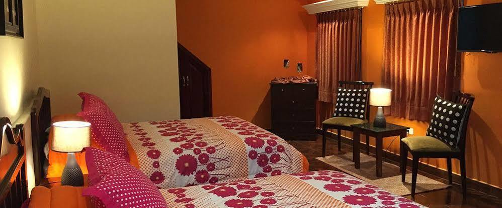 Hotel Margarita 2 Кито Экстерьер фото