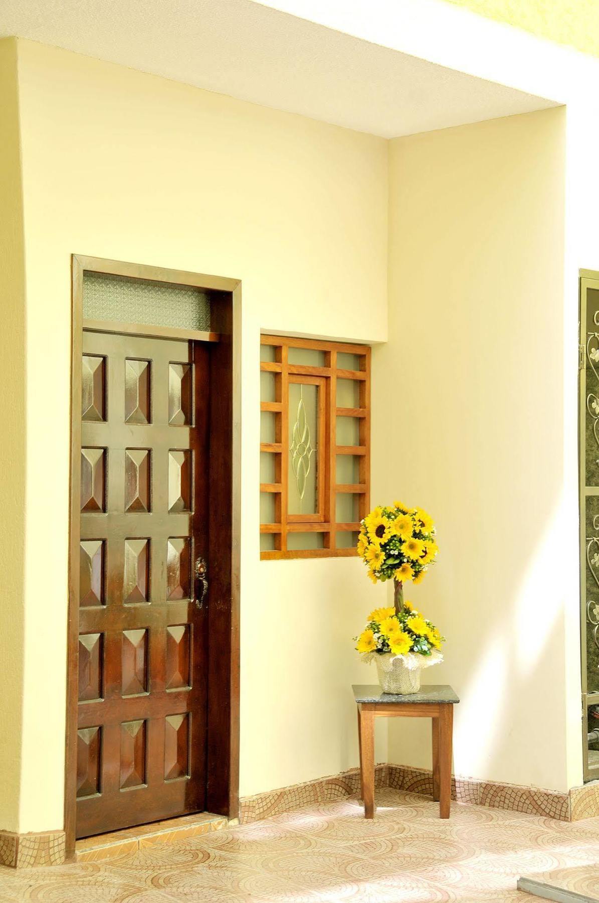 Hotel Margarita 2 Кито Экстерьер фото