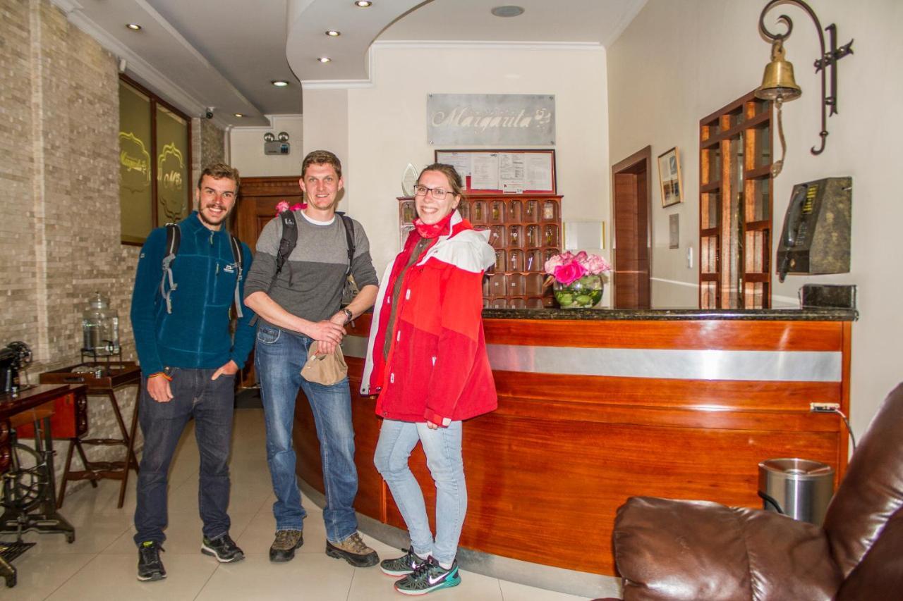 Hotel Margarita 2 Кито Экстерьер фото