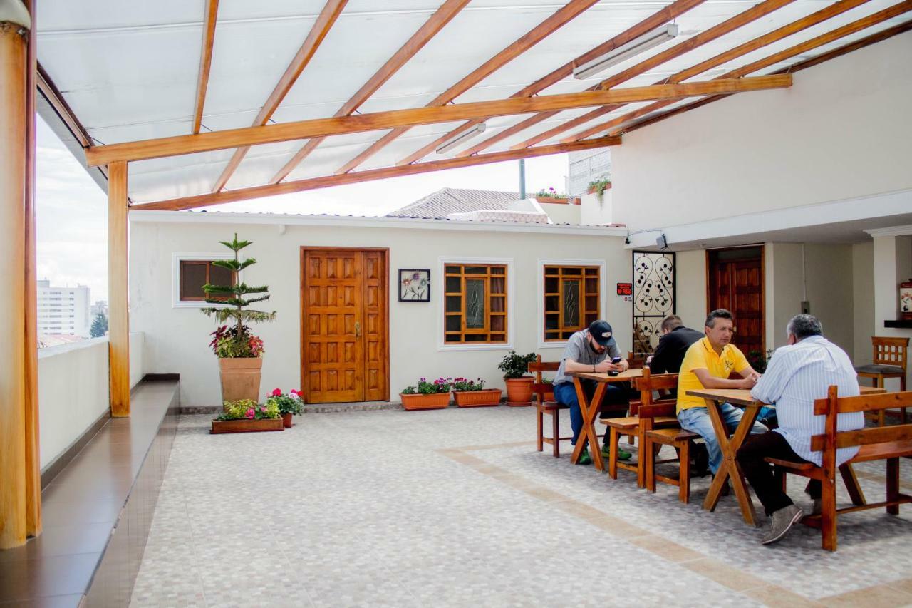 Hotel Margarita 2 Кито Экстерьер фото