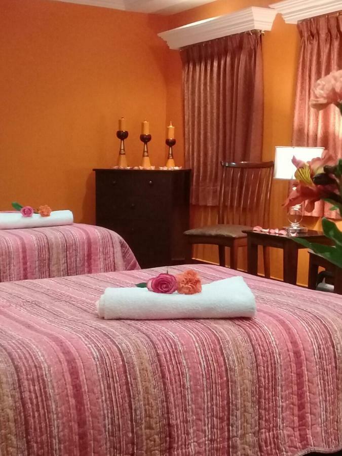 Hotel Margarita 2 Кито Экстерьер фото